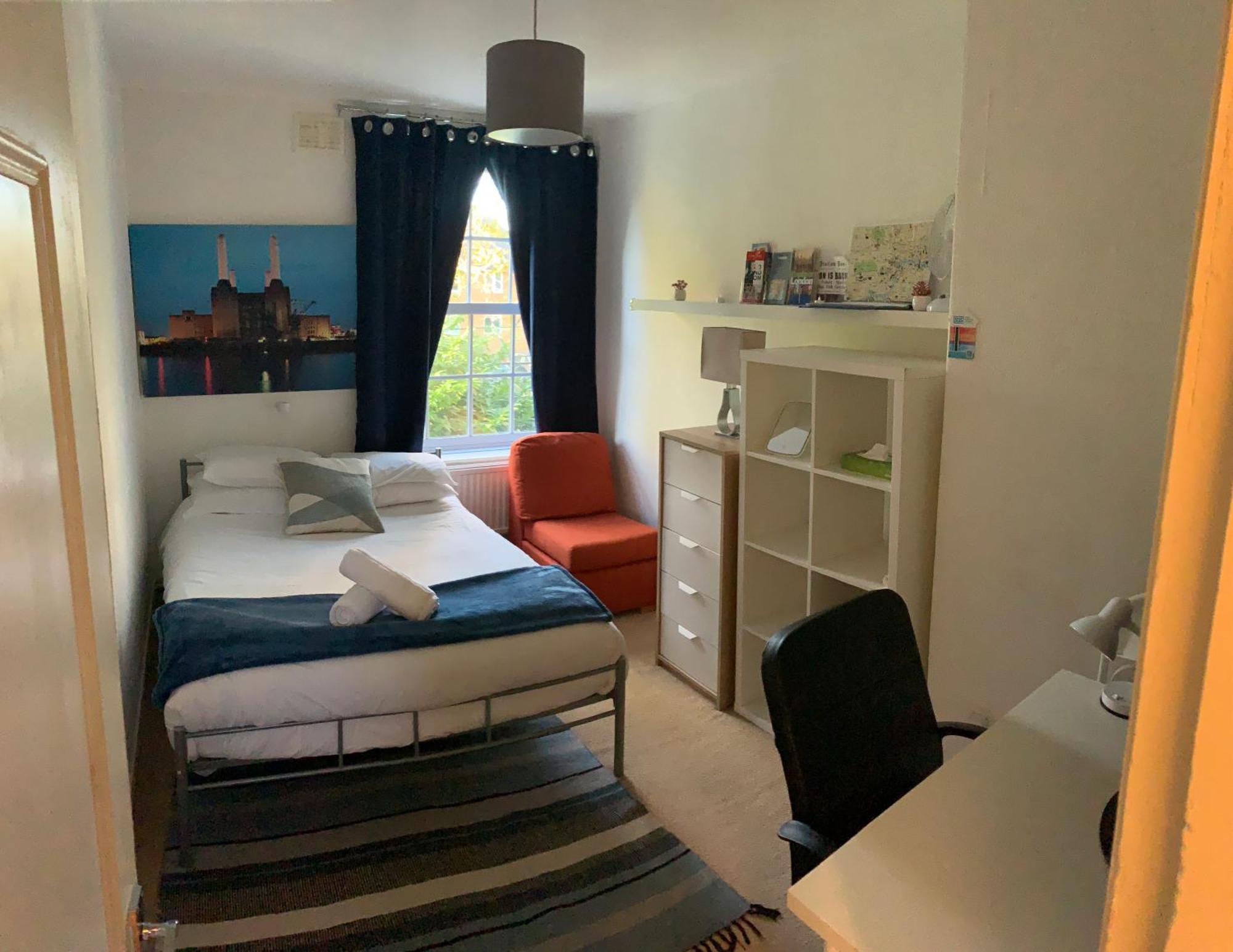 Central Location! Double Bedroom 2 Mins Walk From Battersea Power Underground Station! Londres Exterior foto